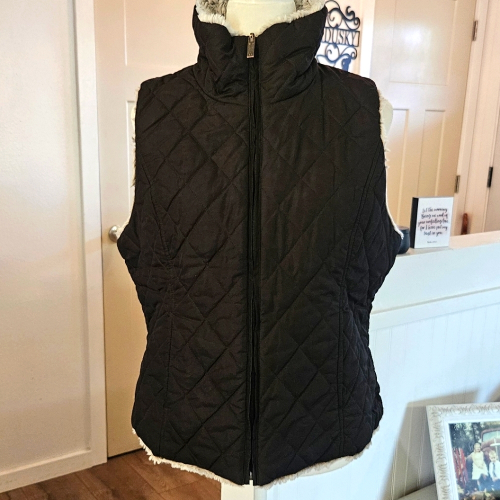 Barely Worn-  NearlyNew - WEATHERPROOF - Blk/fur Reversable Vest - size L